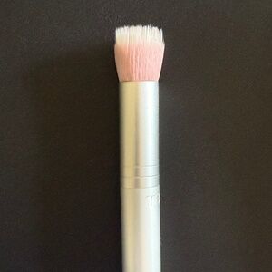RMS Beauty Skin2Skin Blush Brush